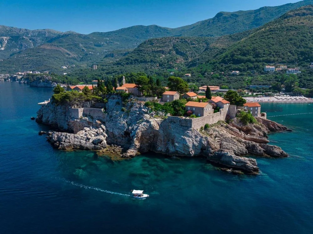 California — Hotel design — Montenegro — image 18 — AA Studio Belgrade